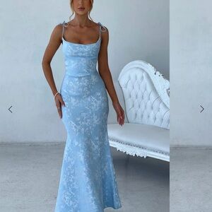 Elegant Blue Sleeveless Dress